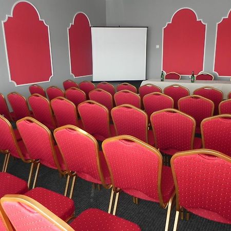 Garni Hotel Junior Pozsony Kültér fotó