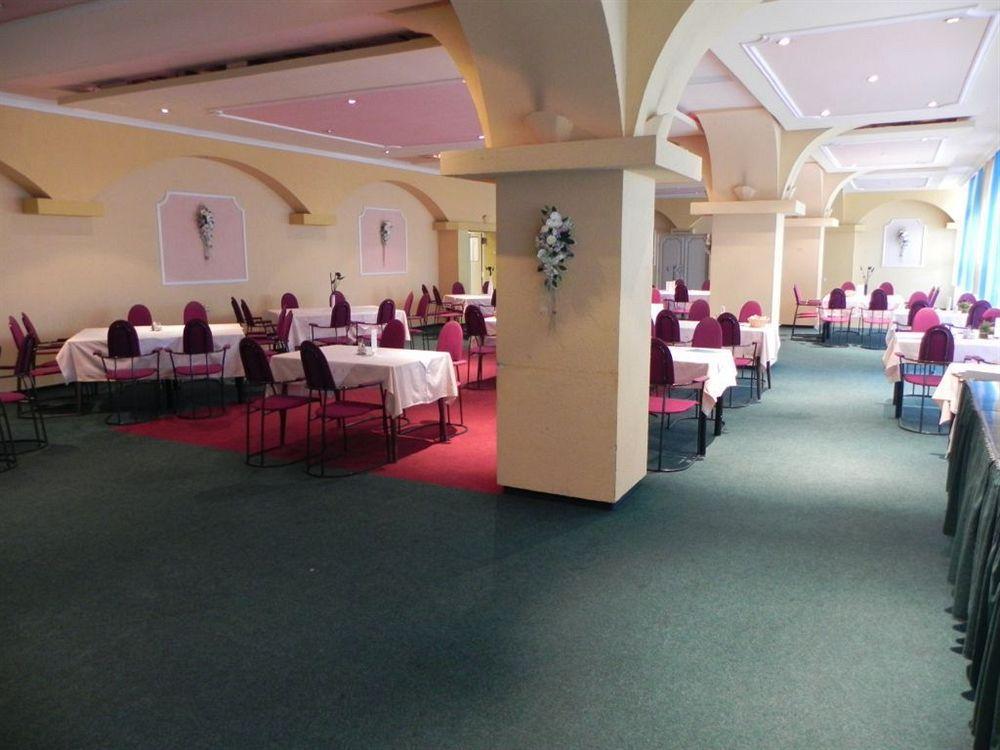 Garni Hotel Junior Pozsony Kültér fotó