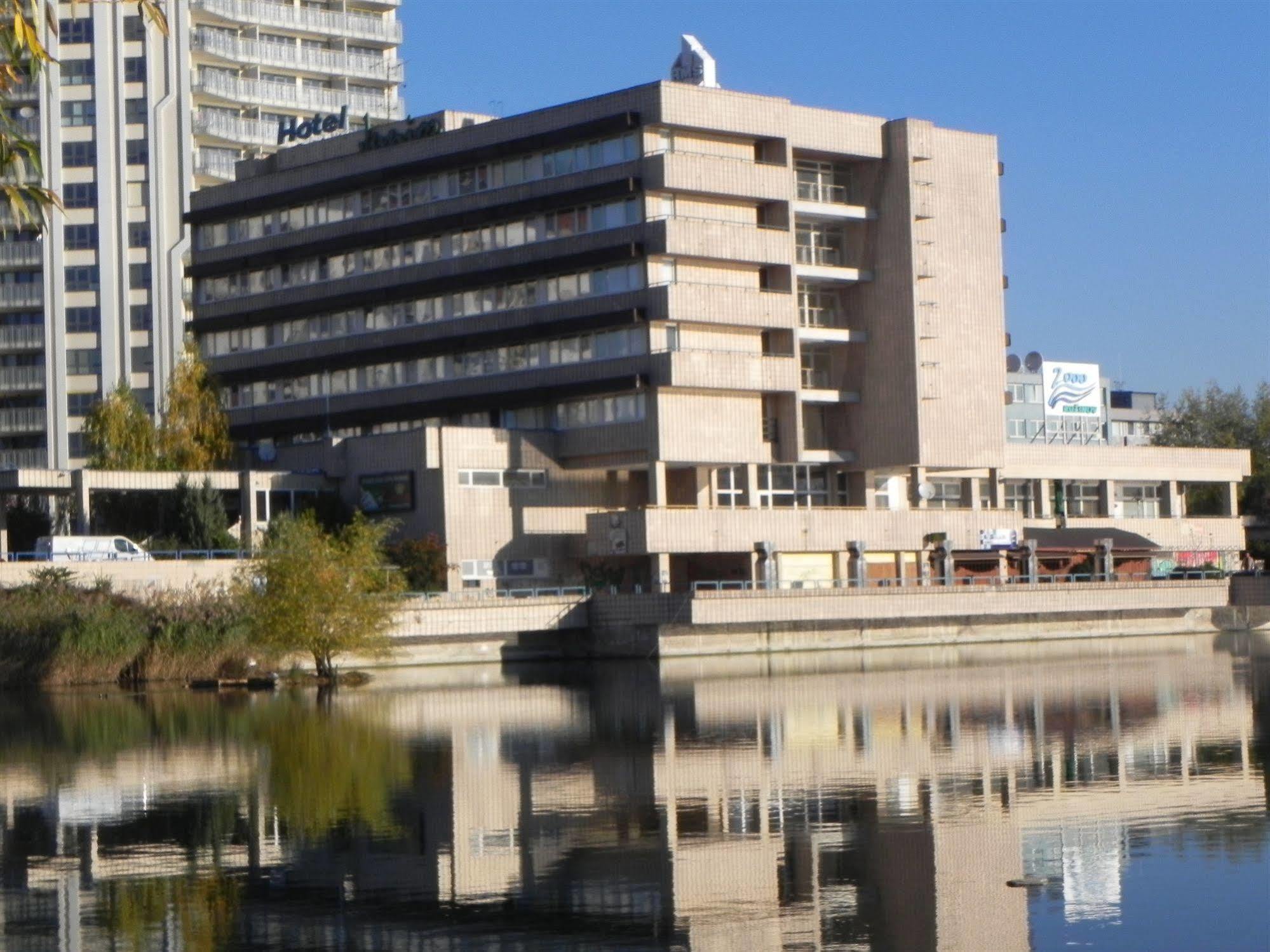 Garni Hotel Junior Pozsony Kültér fotó