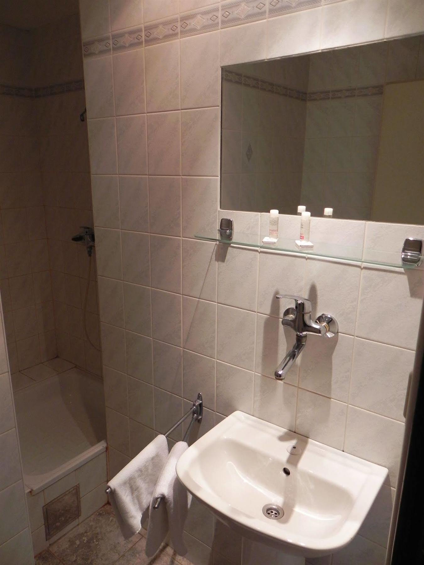 Garni Hotel Junior Pozsony Kültér fotó