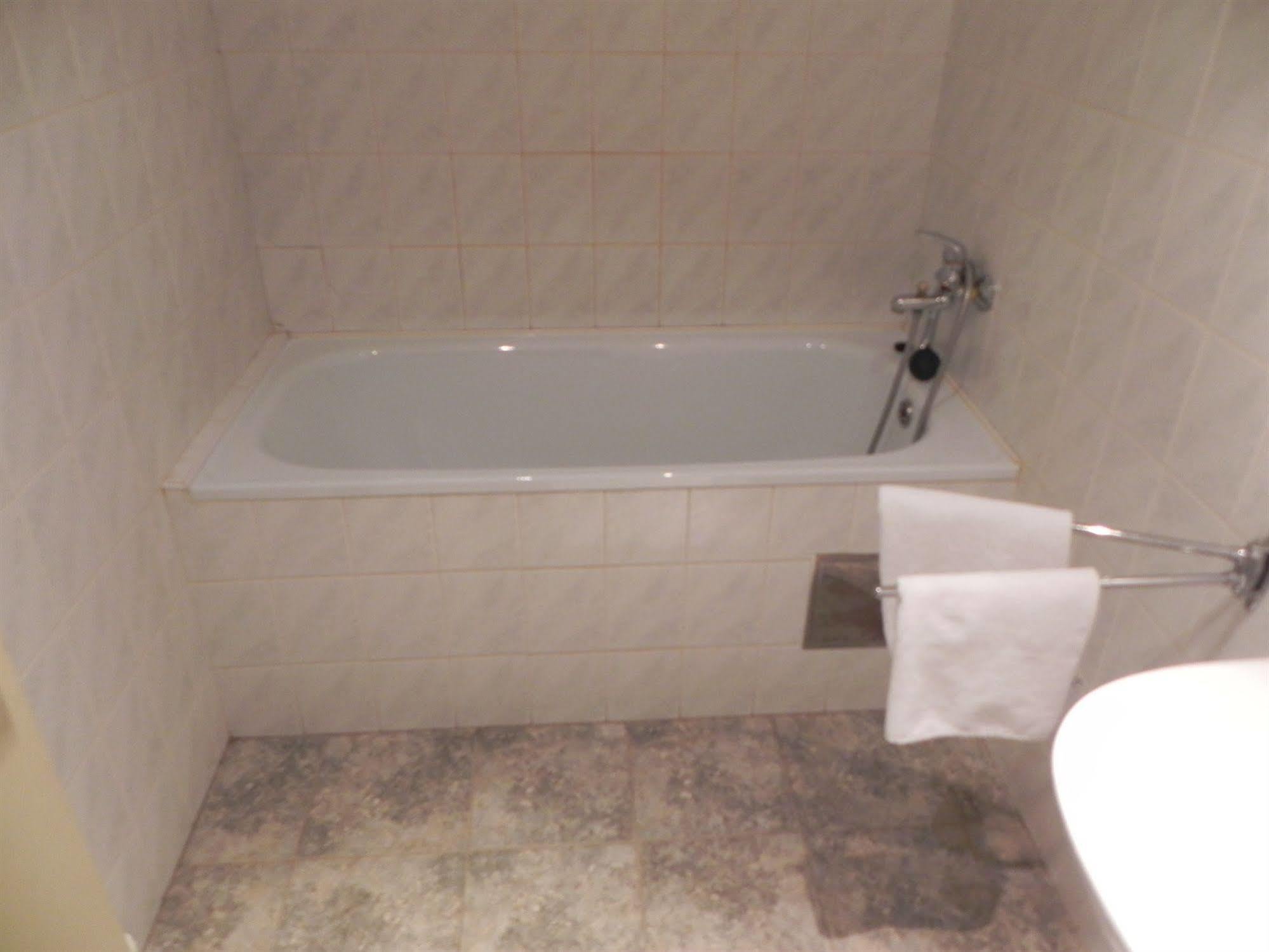 Garni Hotel Junior Pozsony Kültér fotó