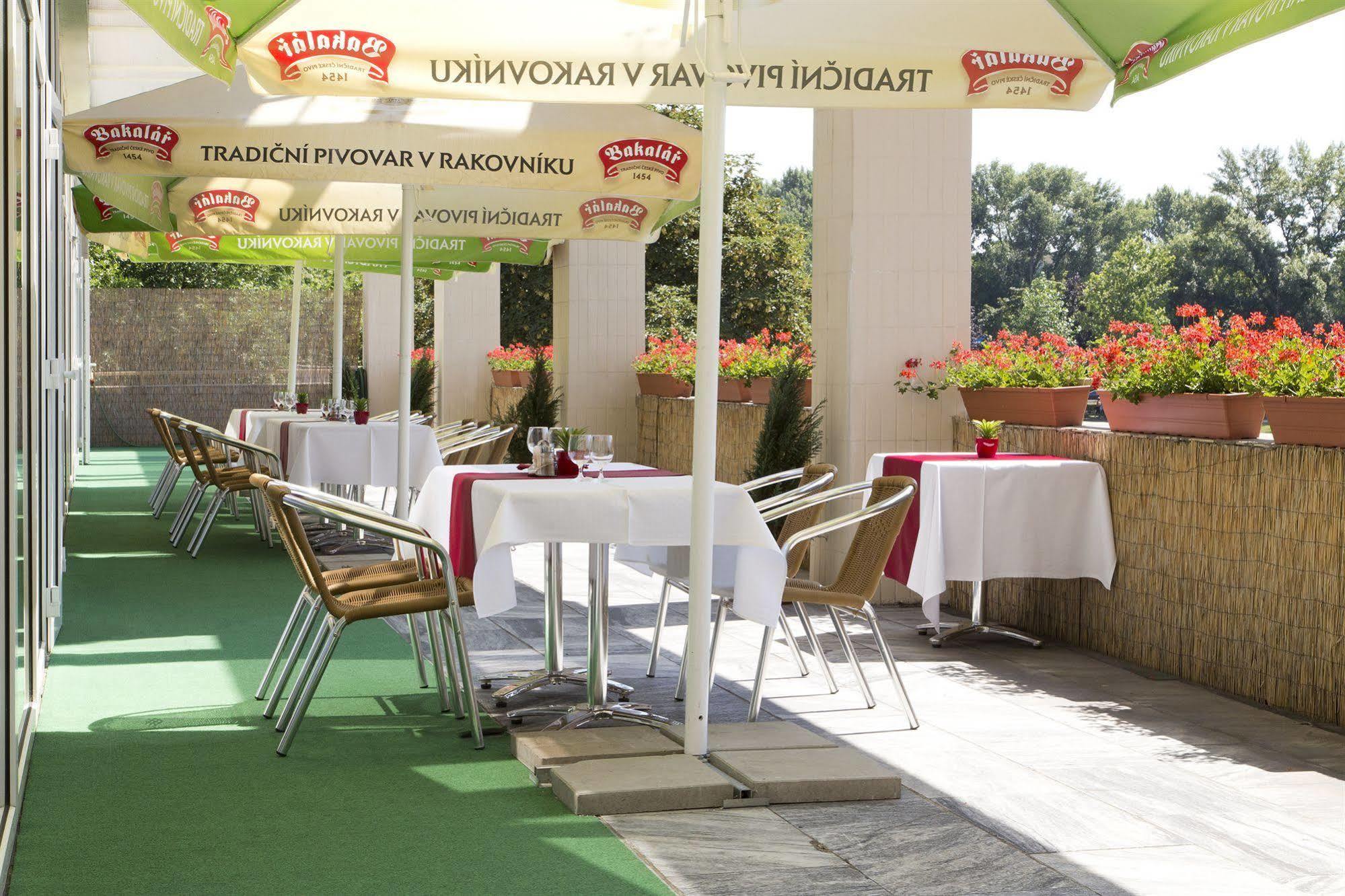 Garni Hotel Junior Pozsony Kültér fotó