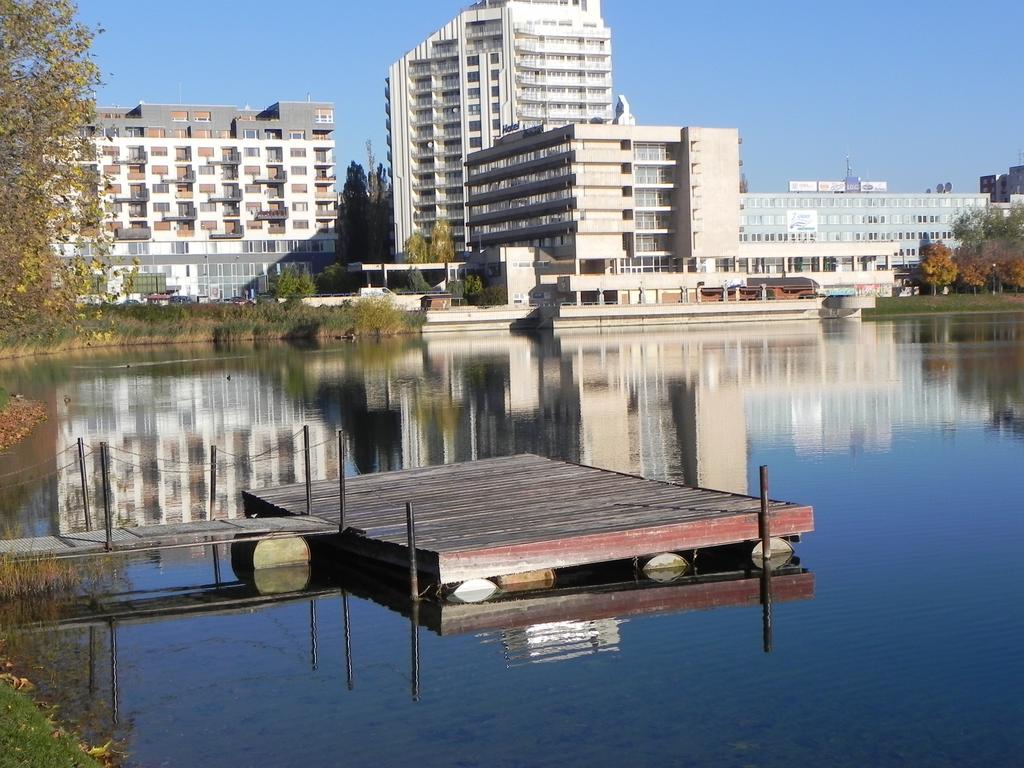Garni Hotel Junior Pozsony Kültér fotó