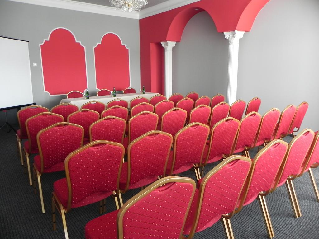 Garni Hotel Junior Pozsony Kültér fotó