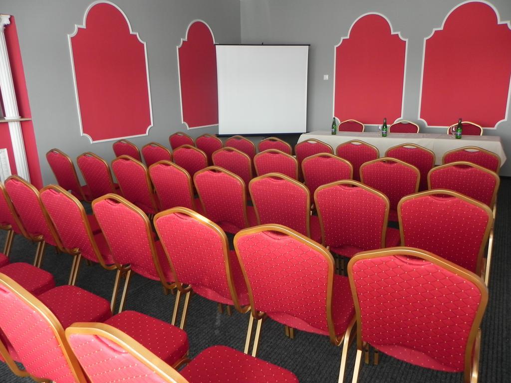 Garni Hotel Junior Pozsony Kültér fotó